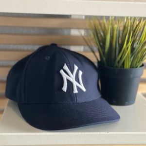New York YANKEES Classic Adjustable Baseball Hat